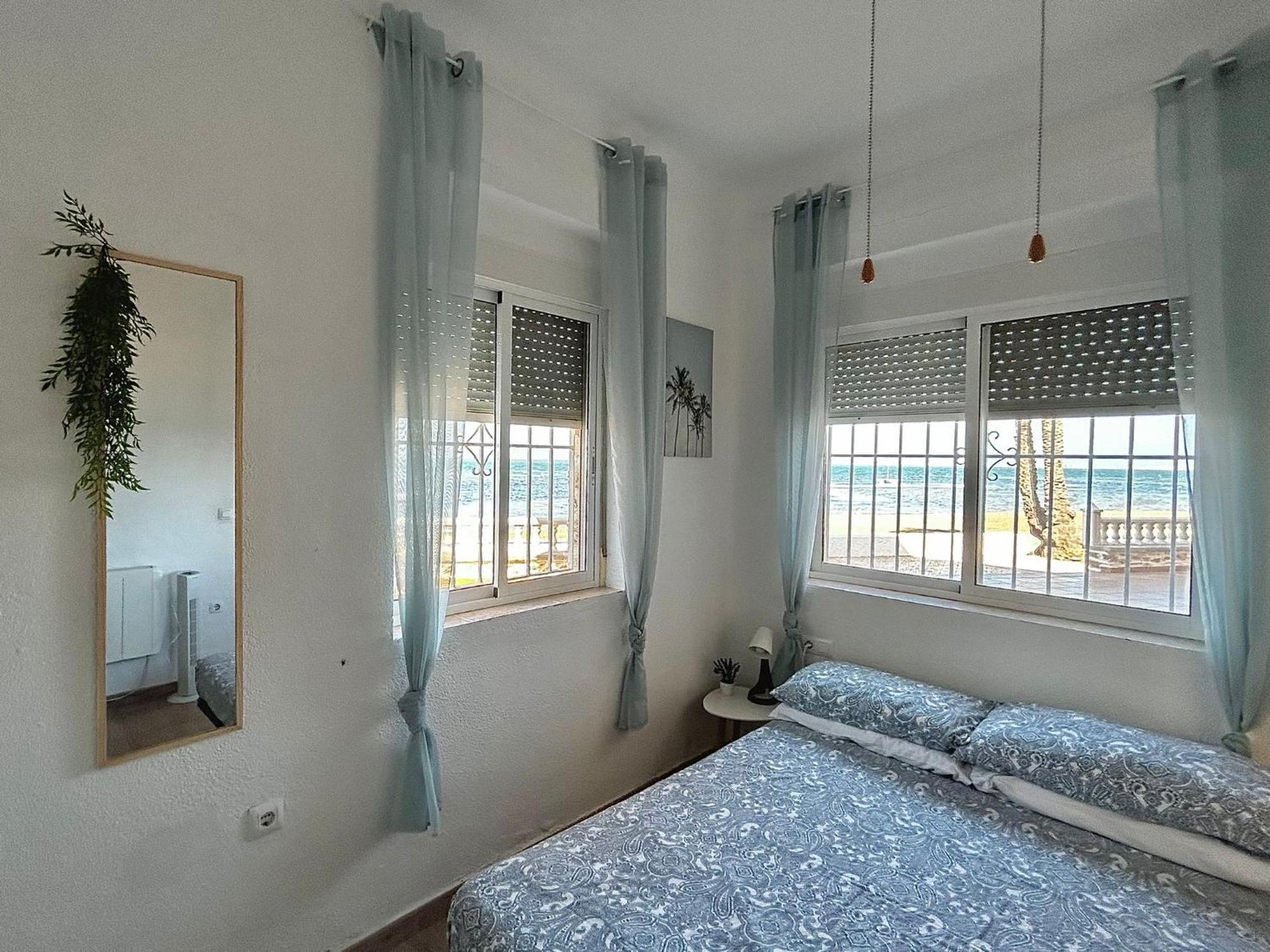 Apartamento Mar Menor, Los Urrutias - Beachfront Apartment With Patio Under New Management Since July 2024 كارتاخينه المظهر الخارجي الصورة